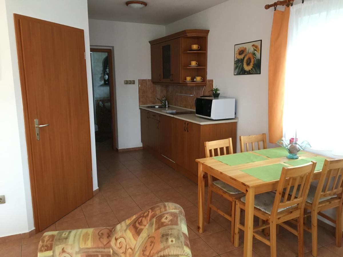 Central Apartments Zalakaros Εξωτερικό φωτογραφία